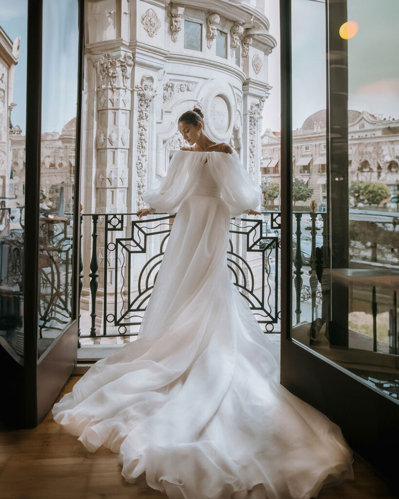 Fashion wedding photographer for destination weddings in Europe and the world.