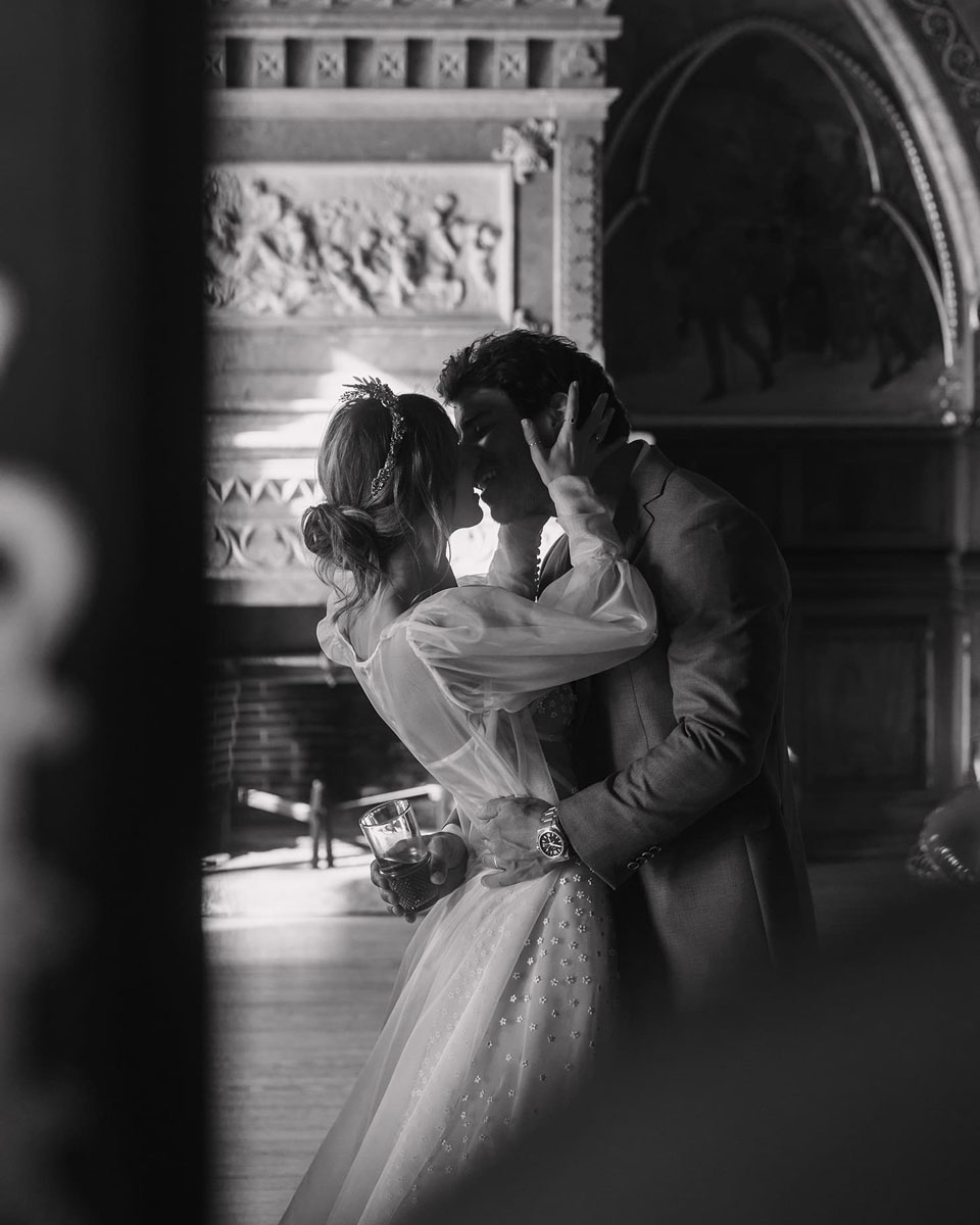 vestido de novia y novios de bodas espectaculares fotos en blanco y negro.